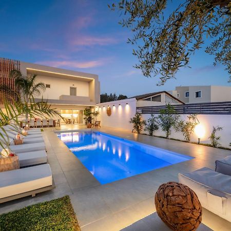 Hypnosis Beachside Villa With Private Heated Pool Georgioupoli Exteriér fotografie
