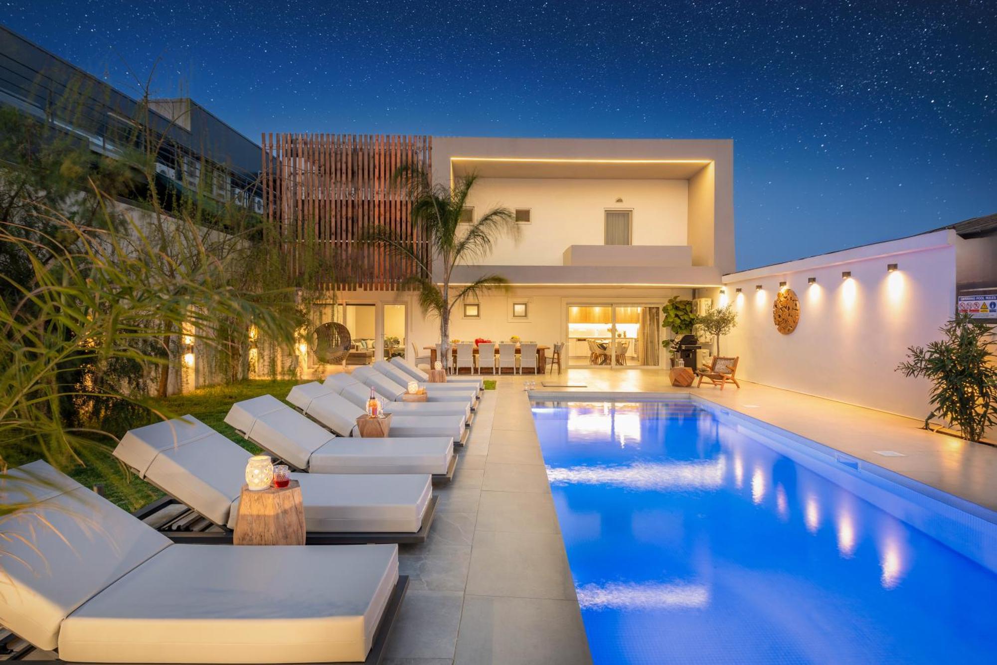 Hypnosis Beachside Villa With Private Heated Pool Georgioupoli Exteriér fotografie