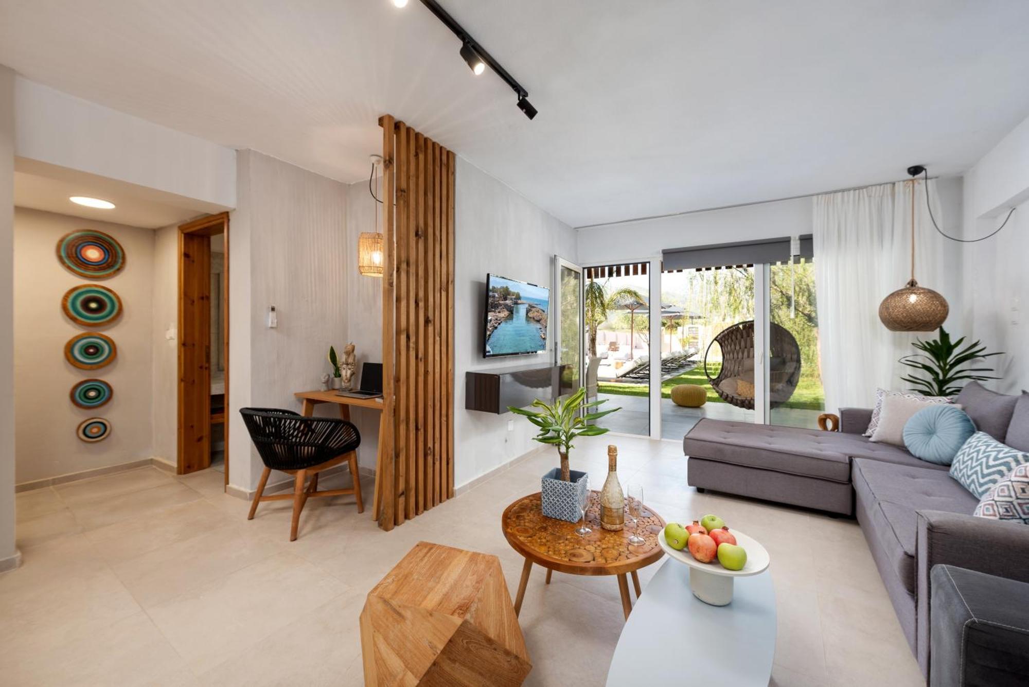 Hypnosis Beachside Villa With Private Heated Pool Georgioupoli Exteriér fotografie